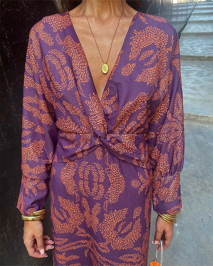 Robe élégante avec imprimé vintage, décolleté en V et manches longues