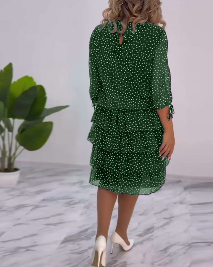 Robe élégante à couches avec imprimé pois